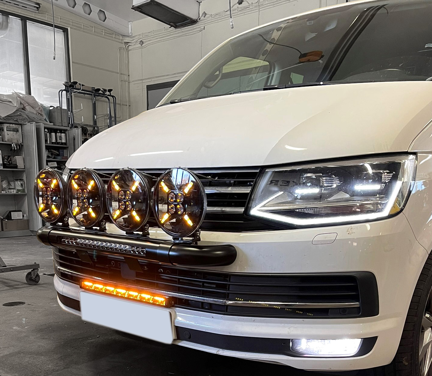Ledson Phoenix+ 20" LED Light Bar With White Position and Amber Strobe